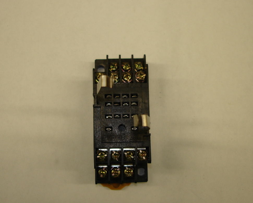 OMRON RELAY  SOCKET PYF14A - $2.00