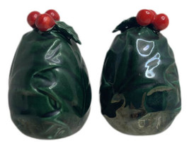 Vintage Lefton Green Christmas Holly Berry Leaf Salt and Pepper Shakers 6011 - £11.18 GBP
