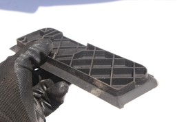 2006-2011 MERCEDES BENZ W219 CLS500 FRONT CENTER CONSOLE RUBBER MAT TRIM K1799 image 5