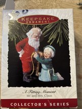 1993 Hallmark Keepsake Ornament A Fitting Moment # 8 Mr. &amp; Mrs. Claus Sewing - £11.65 GBP