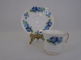 Royal Chelsea Blue Stemmed Roses  Bone China  Tea Cup And Saucer - $12.76