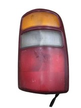 Passenger Right Tail Light Fits 00-03 SUBURBAN 1500 310500 - $500.38 MXN