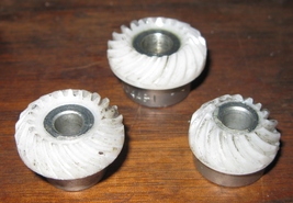 Singer Touch &amp; Sew Lower Bed Shaft Nylon Drive Gears Set Of Three w/Screws - $12.50