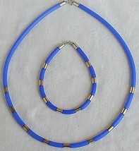 An item in the Jewelry & Watches category: Light blue caucciu bracelet