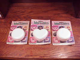 Lot of 3 Adorables Brand Ivory Craft Plastic Boxes, 2 Round, 1 Heart, Sealed - £9.42 GBP