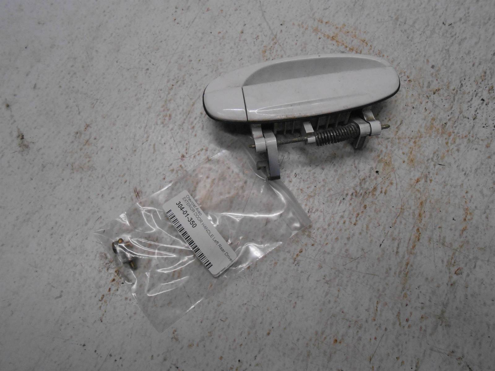2004-2011 Chevrolet Aveo Rear Left Driver Exterior Door Handle Galaxy White - $29.99
