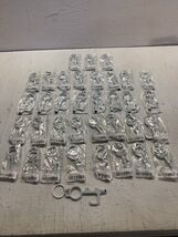 35 Pack of No Touch Door Opener Button Pusher Germ Free Key Chain White - €29,78 EUR