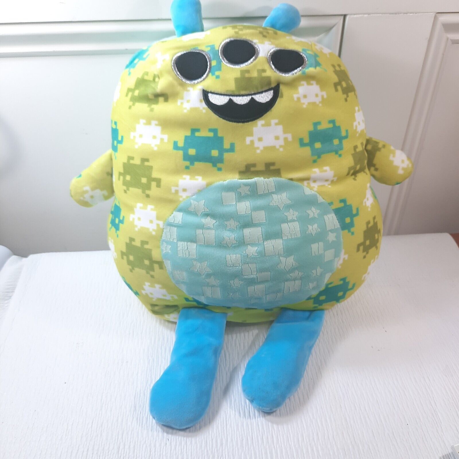 KIDS PREFERRED Cuddle Pals PIXEL THE ALIEN Plush green blue monster reve... - $15.00