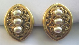 Diva Clip Earrings Vintage 1980&#39;s Brassy Gold and Faux Pearl - £14.13 GBP