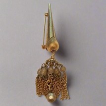 Vintage Gold Tone Fringe Brooch - $182.44 MXN