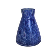 Vintage cobalt blue &amp; white mottled art glass beaker shaped bud vase - $380.53 MXN