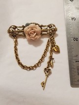 Dainty vintage rose pin with heart &amp; key - £7.97 GBP