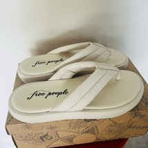 FREE PEOPLE Wonderland Leather Sandal Flip Flop, Size 8, White, NWT - £43.04 GBP