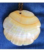 Fabulous Carved Iridescent Shell Gold-tone Pendant Necklace 1970s vintage - £10.35 GBP