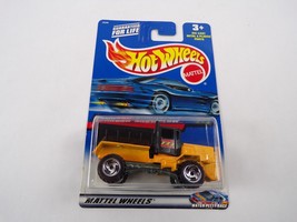 Van / Sports Car / Hot Wheels Oshkosh Snowplow #233 29289 #H20 - £10.21 GBP