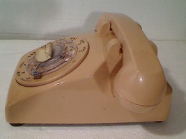 Vintage Light Beige Color Bell System AT&amp;T Desktop Rotary Telephone Phone Tested - £19.67 GBP