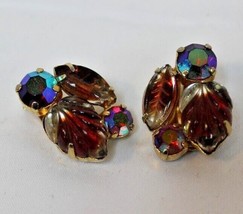 Vtg Juliana D&amp;E Molded AB Red Brown Cut Glass Rhinestone Leaf Clip-on Earrings  - £19.91 GBP