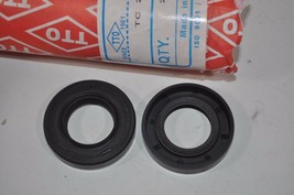 Lot of 2 TTO D047 Double Lip Shaft Oil Seal TC 22mm x 40mm x 8mm PN# TC ... - £8.24 GBP