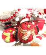 Vintage Fat Red Bird Christmas Figurines Salt and Pepper Shakers Red Gre... - $9.75