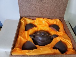 Vintage Mint Hu Quin Shang Teapot and 4 Cups in Presentation Box Pottery - £30.86 GBP