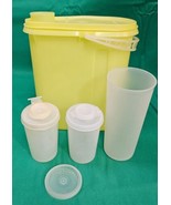Vtg Tupperware Yellow Beverage Buddy 2 Qt Pitcher Cup Salt &amp; Pepper Cont... - €10,64 EUR