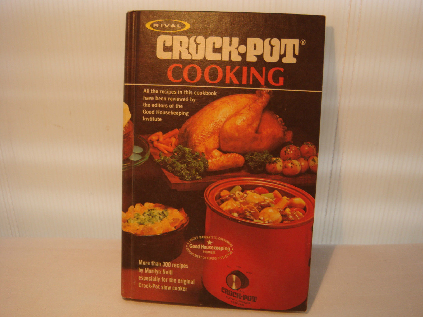 RIVAL - CROCK POT COOKING 1975 208 PAGE HARDCOVER COOKBOOK - $7.85