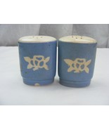 Vintage Harker Pottery USA Range Shaker Salt &amp; Pepper White Rose - $563.43 MXN