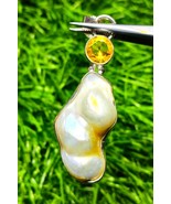 Mother Of Pearl Pendant, Pearl Gemstone Pandant, Designer Pendant, Vinta... - $934.70 MXN