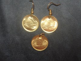 18MM Egyptian Egypt Gold Vintage Tut Desert Pyramid Coin Pendant Earrings Set - £9.31 GBP