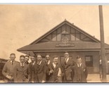 Vtg Snapshot Photo Group Photo Union Pacific Railroad Depot Roseburg Ore... - £26.46 GBP