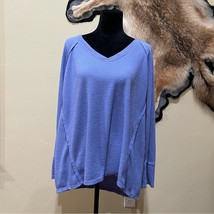 Wildfox V neck Pullover - $32.50