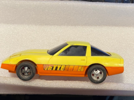 80&#39;s ERTL Shakers Yellow/Orange Corvette 7&quot; w/Moving Engine &amp; Hood *Pre-... - $15.99