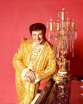 Liberace Colorful Pose By Chandelier 16x20 Canvas Giclee - £54.98 GBP