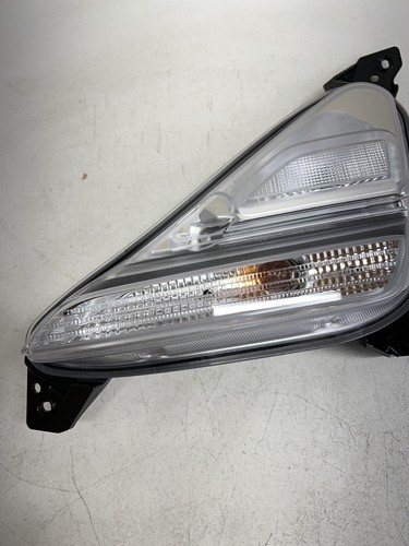 92305-M7000 2019 2020 2021 KIA FORTE FRONT LEFT FOG LIGHT TURN SIGNAL Item image 2