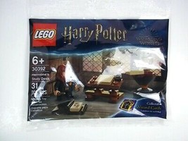 Lego 30392 Harry Potter Hermione&#39;s Study Desk polypack 31 pcs NEW - £6.66 GBP