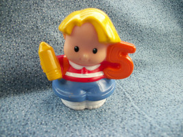 Fisher Price Little People 2005 Eddie With Yellow Crayon &amp; The #5 - $1.82