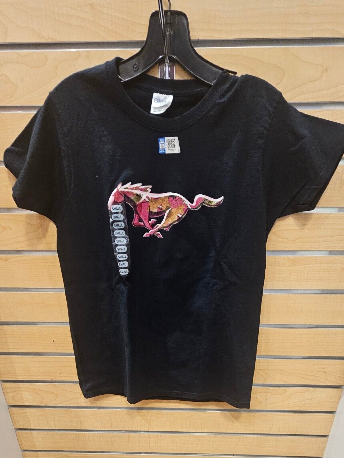 Ladies style MUSTANG shirt, pink camo pony on front, size Small - $26.72