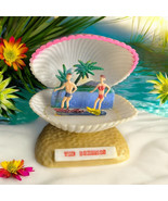 Vintage Bahamas Kitsch Plastic Sea Clam Shell Diorama- Man Women Surfing... - $23.38