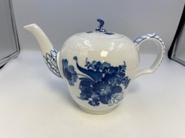 Royal Copenhagen Denmark BLUE FLOWERS CURVED Teapot #143 - £199.58 GBP