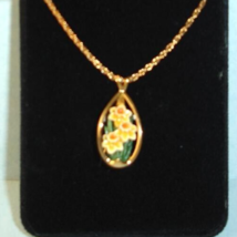 Olszewski Goebel Daffodil Flower Mini Pendant Necklace Vintage NEW in Box - $46.43