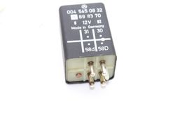86-95 MERCEDES-BENZ W124 INSTRUMENT CLUSTER SPEEDOMETER LIGHT RELAY Q1349 image 9