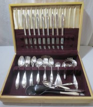 Vintage Silverplate Oneida Nobility Plate Reverie Flatware Set 82 pc w Box - £196.72 GBP