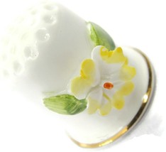 February 3D Yellow Flower Bone China Vintage Thimble Healacraft Gold Tri... - $14.83