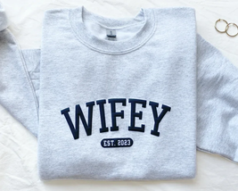  Personalized Wifey Sweatshirt, Bridal Shower Gift, Newlywed Honeymoon Present - £25.05 GBP