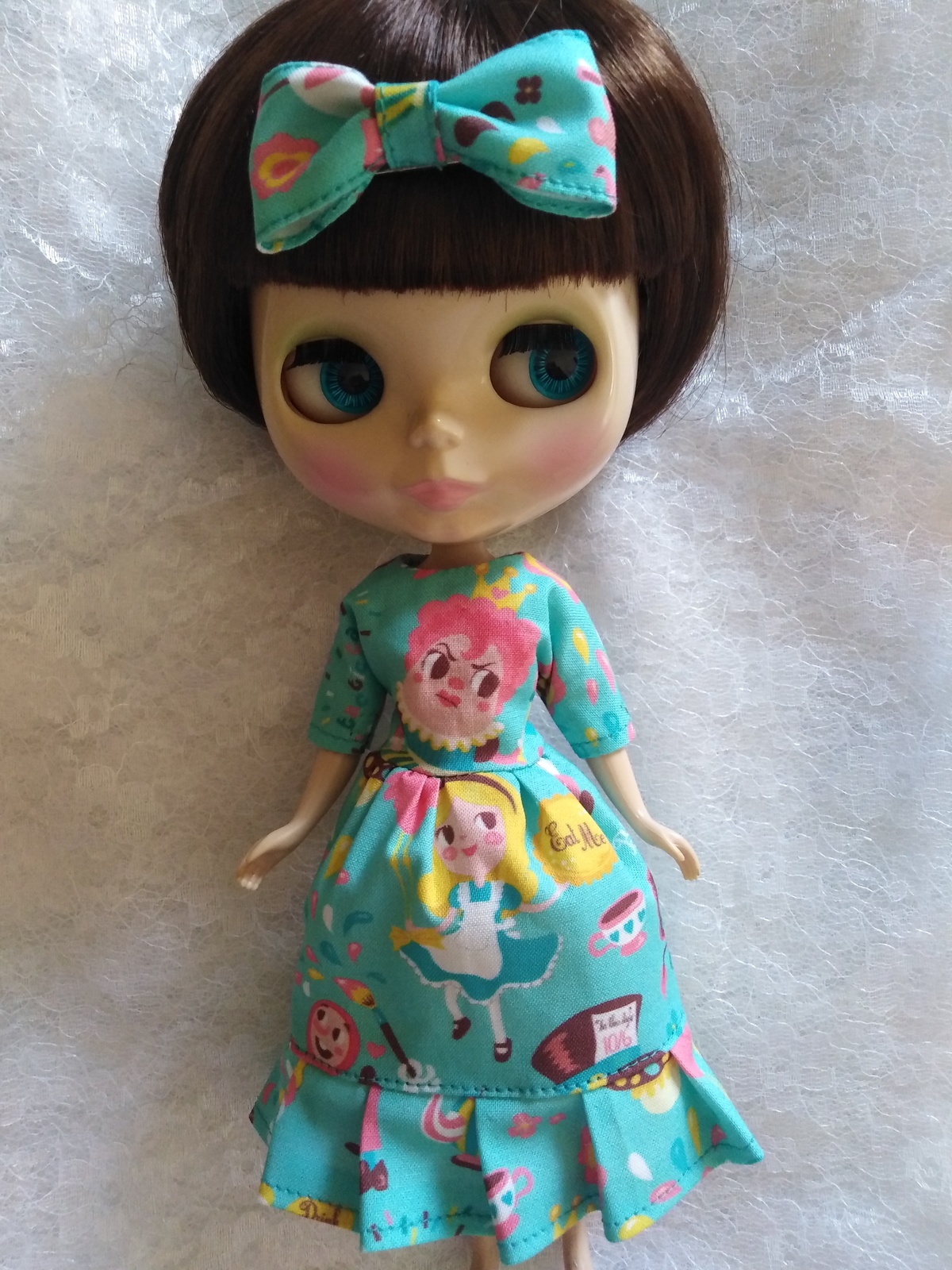 Set of Neo Blythe Short Sleeve Dress and Matching Bow Hair Clip Alice in Wonderl - $28.00