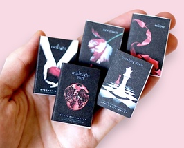 Dollhouse Miniature Twilight Book Set (1:12 Scale), Miniature Books, Dol... - $180.99 MXN