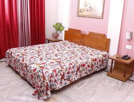 White Color Bird Printed Vintage Kantha Quilt Handmade Bedding Bedspread Throw B - £38.36 GBP+