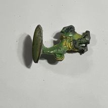 Vintage 1955 Disney &amp; Parker Brothers  Frontierland Game Piece Green - $187.14 MXN