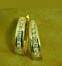 2.5Ct Redondo Imitación Diamante Huggie Aro Pendientes 14K Oro Amarillo Chapado - £41.39 GBP