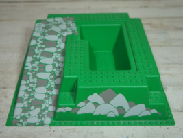 Vtg LEGO 32x32 2552px6 Raised Baseplate w Ramp Pit from 6086 6081 *CRACKS* - £17.81 GBP